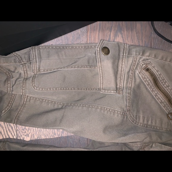 Burberry pants with zip - Picture 3 of 6